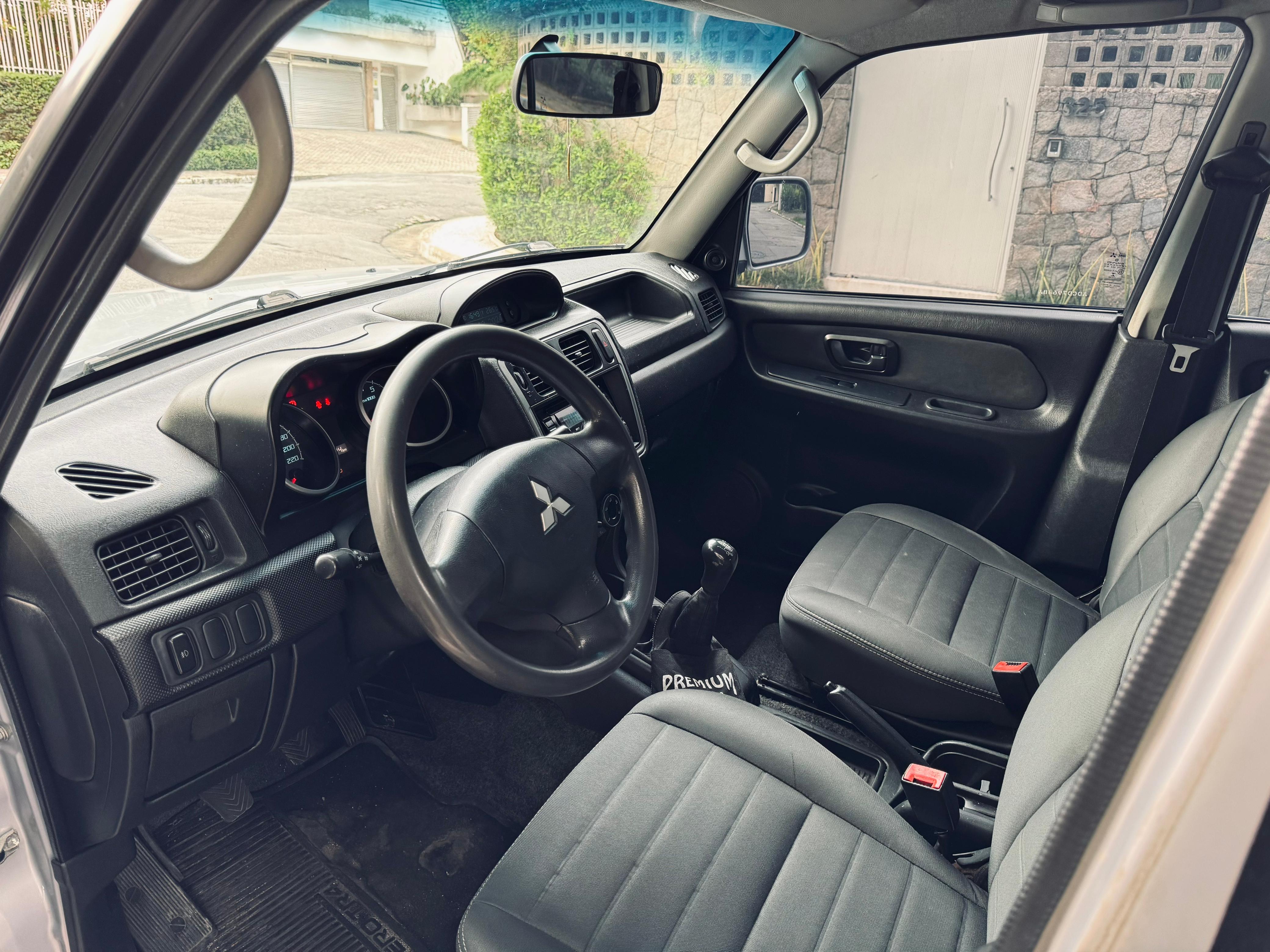 PAJERO TR4