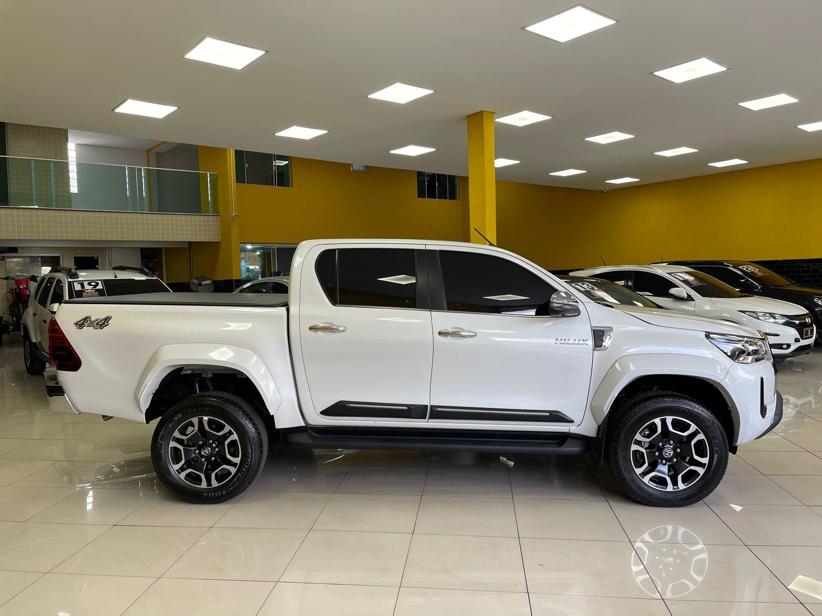 HILUX