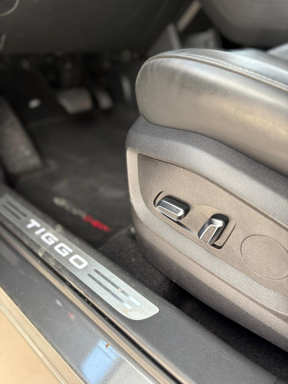 TIGGO 8