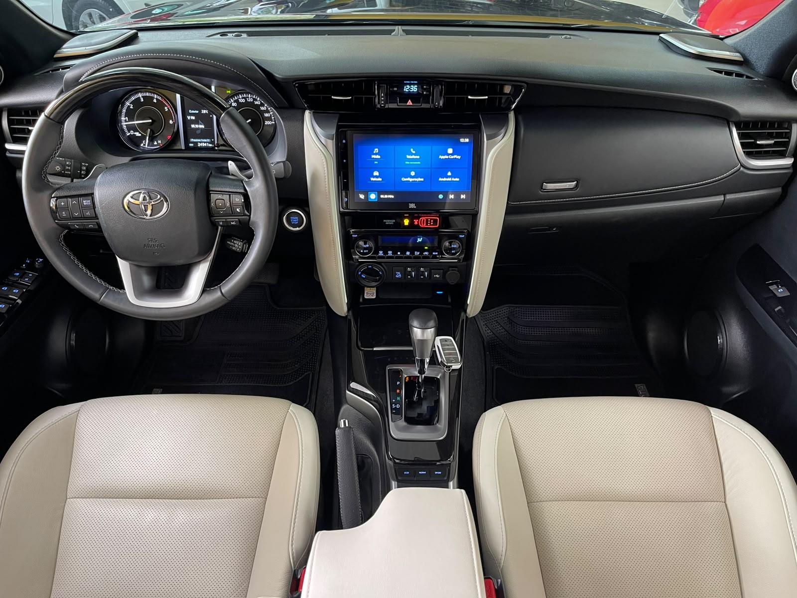 HILUX
