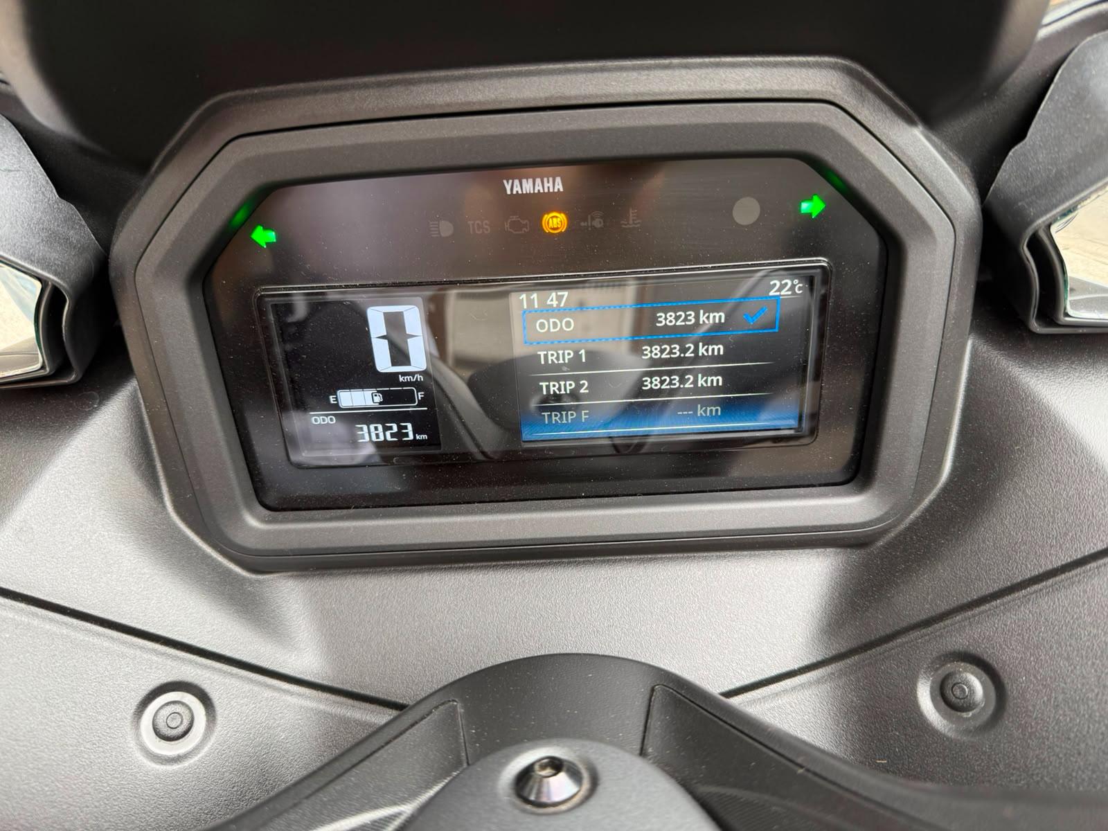 XMAX 300 CONNECTED ABS