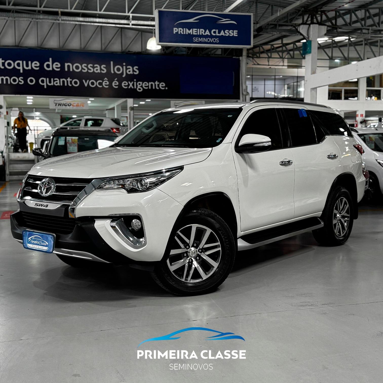 TOYOTA HILUX SW4