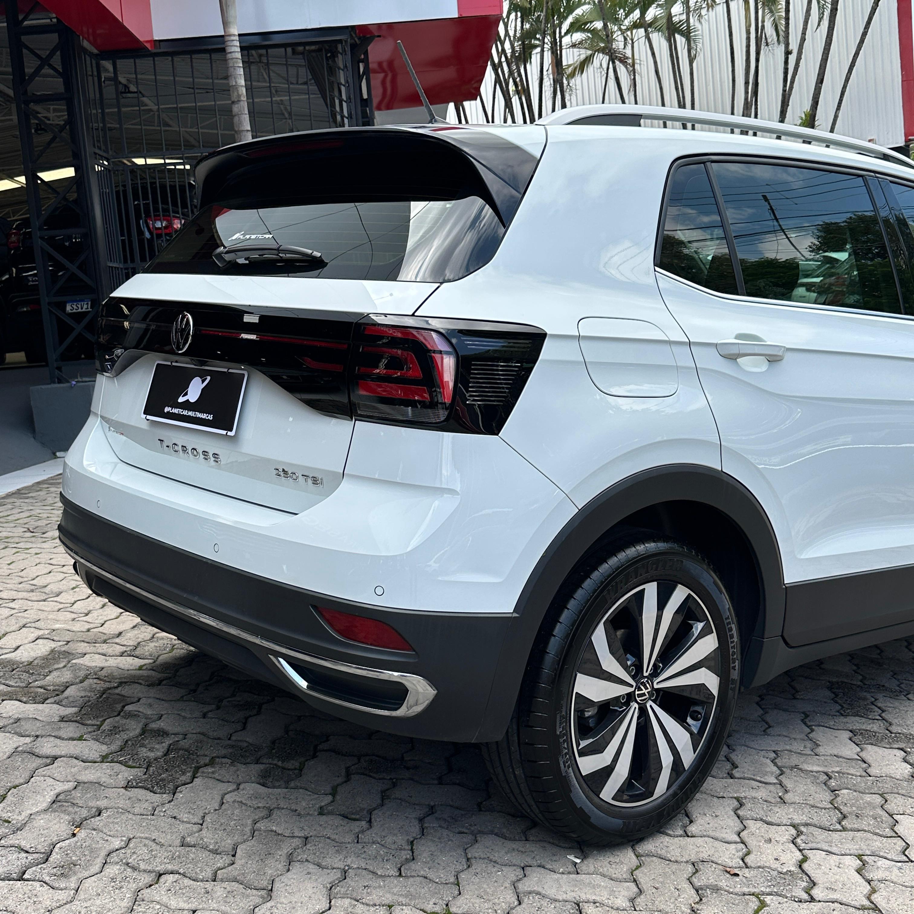 T-CROSS