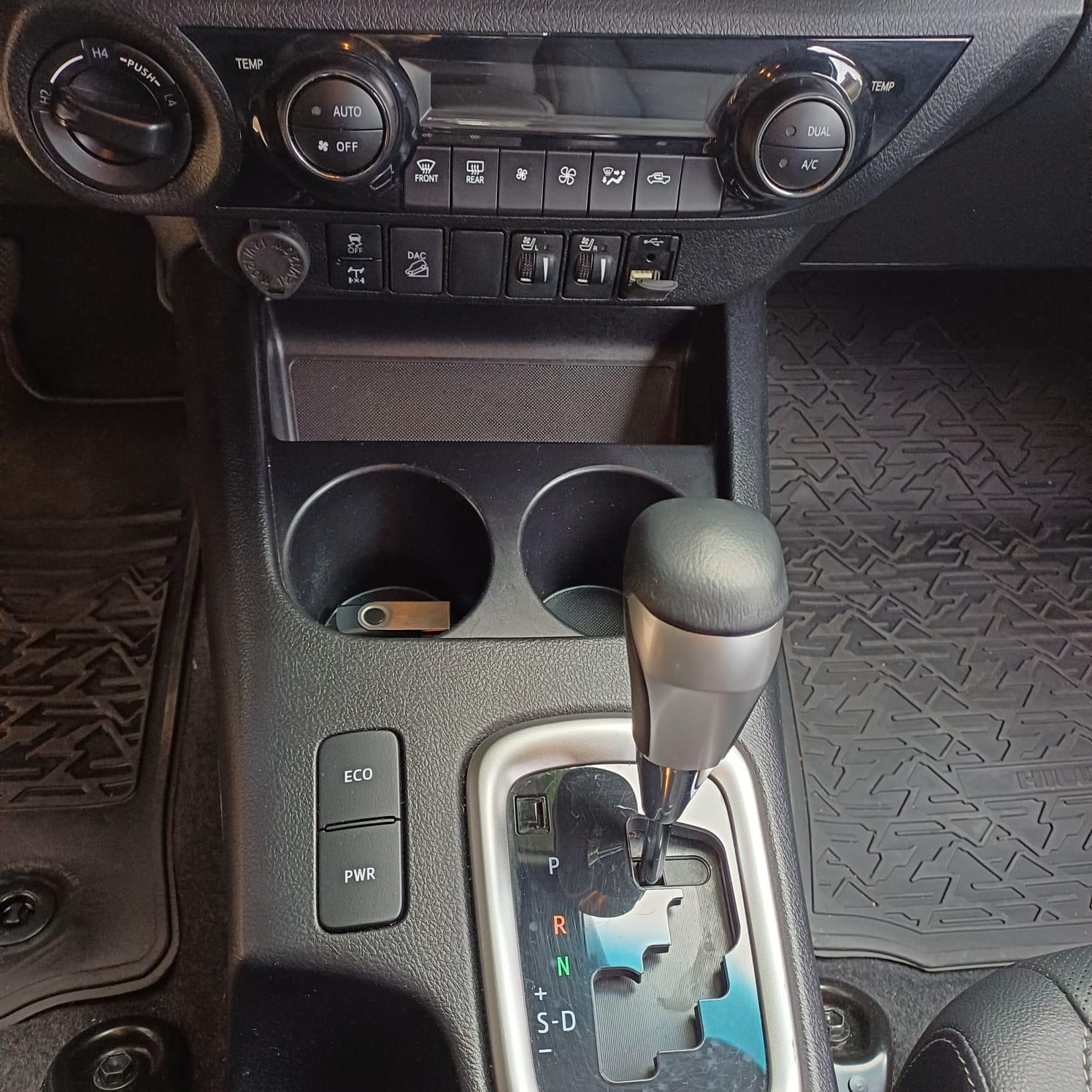HILUX