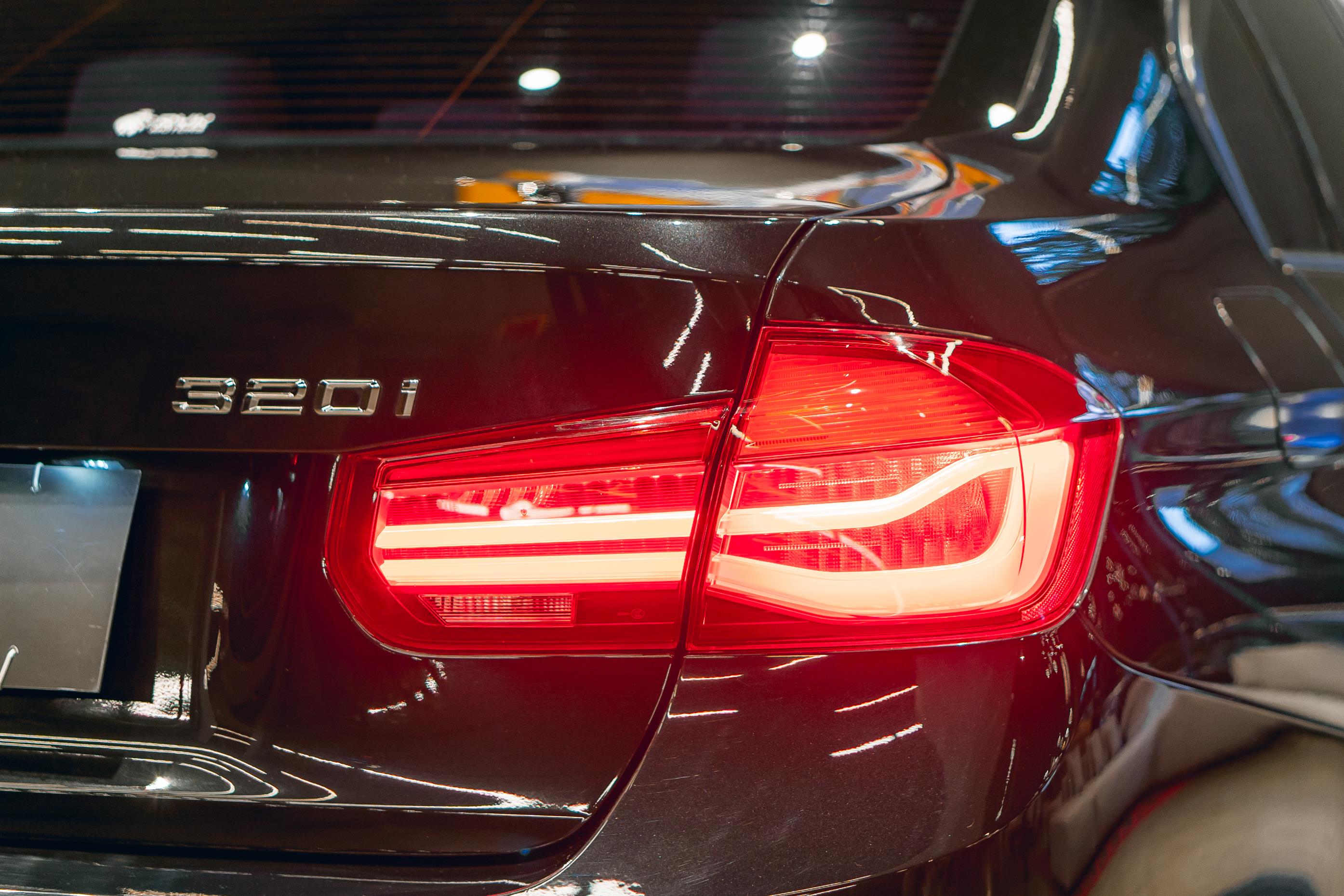 BMW 320i