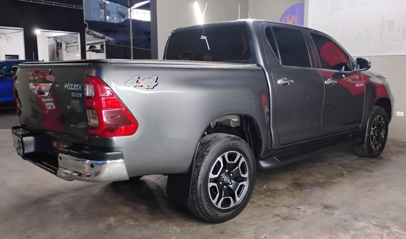HILUX