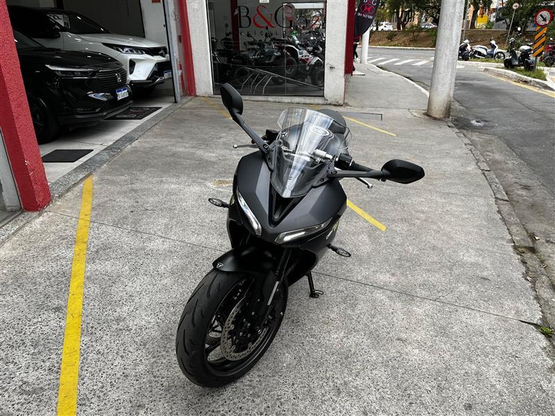 DAYTONA 660