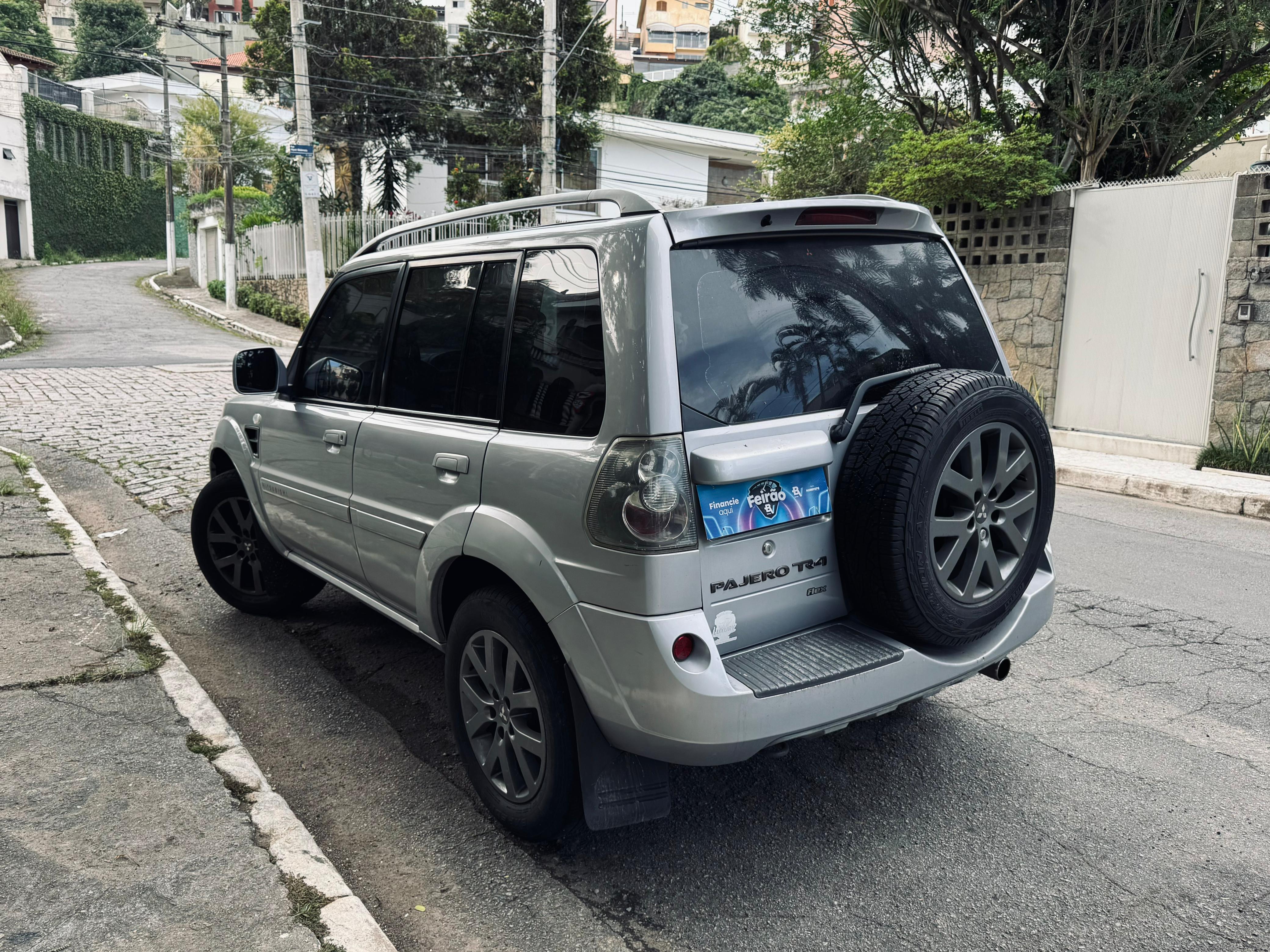 PAJERO TR4