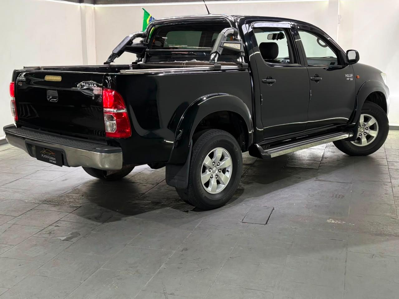 HILUX