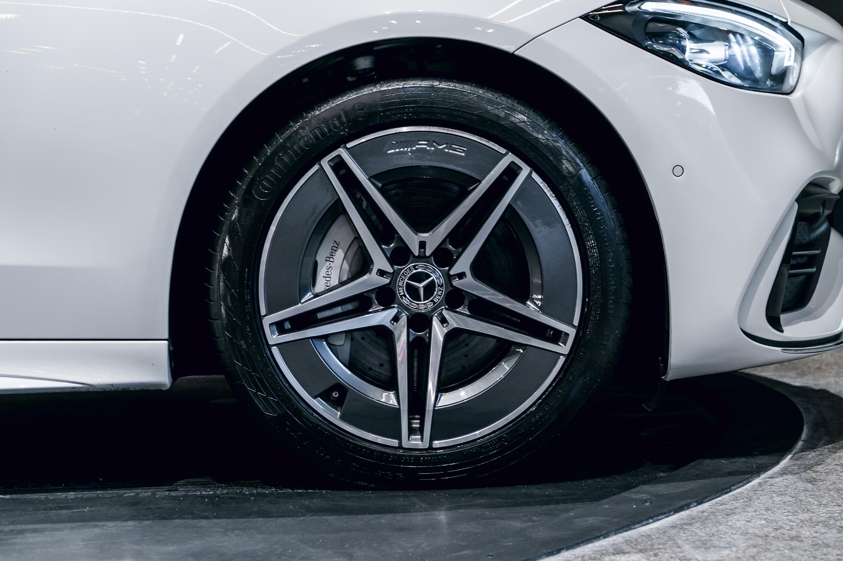 MERCEDES-BENZ C 200
