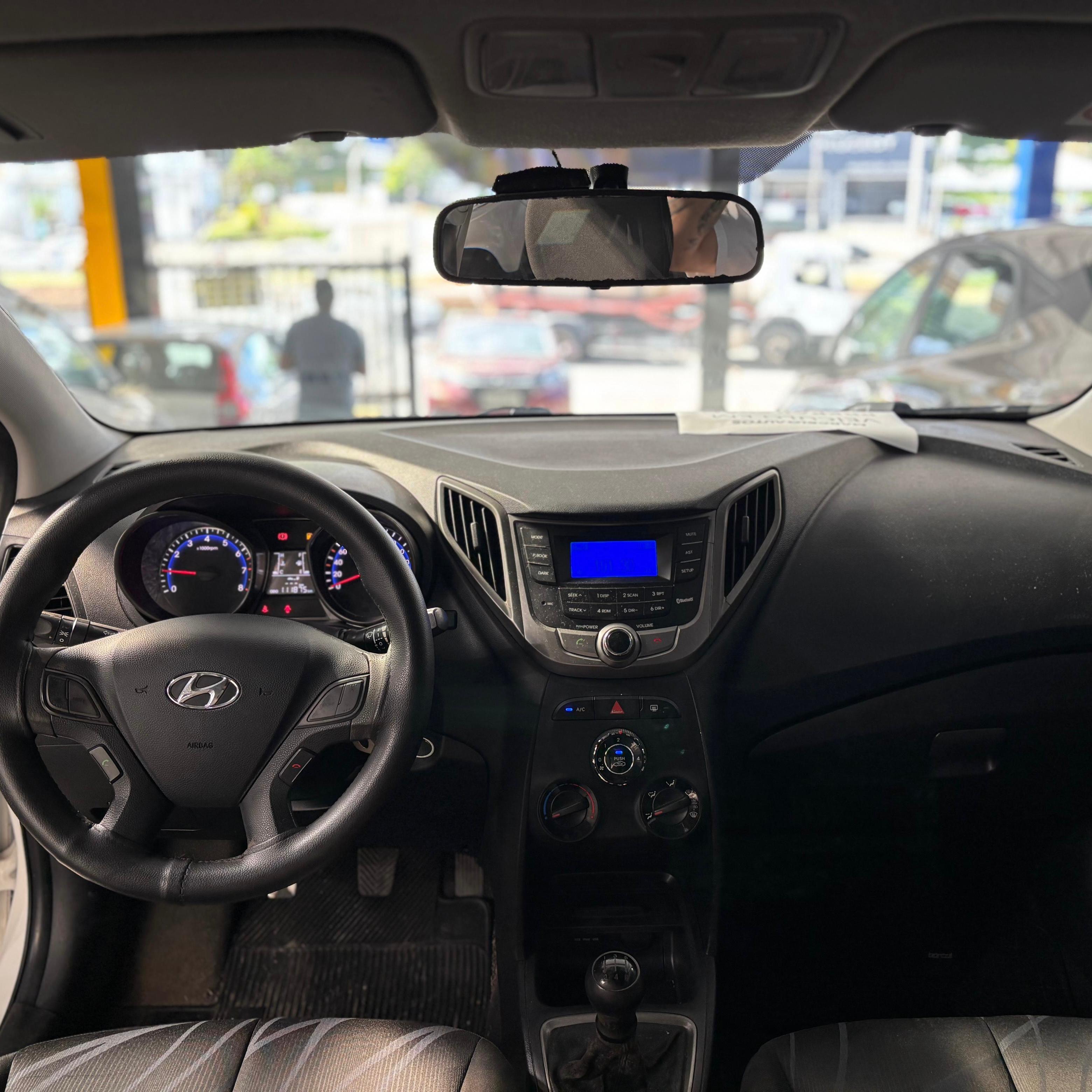 HYUNDAI HB20