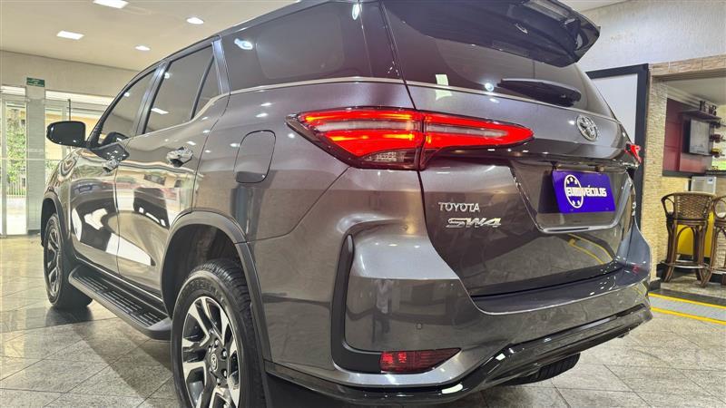 HILUX SW4