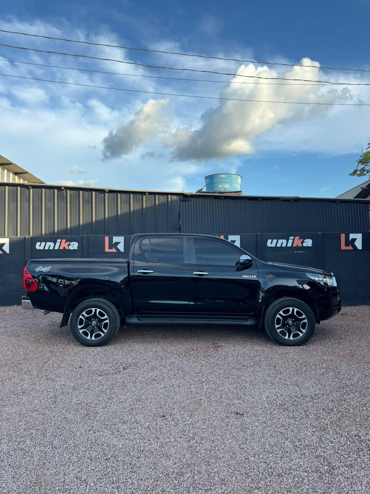 HILUX
