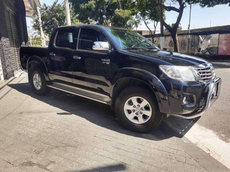 HILUX