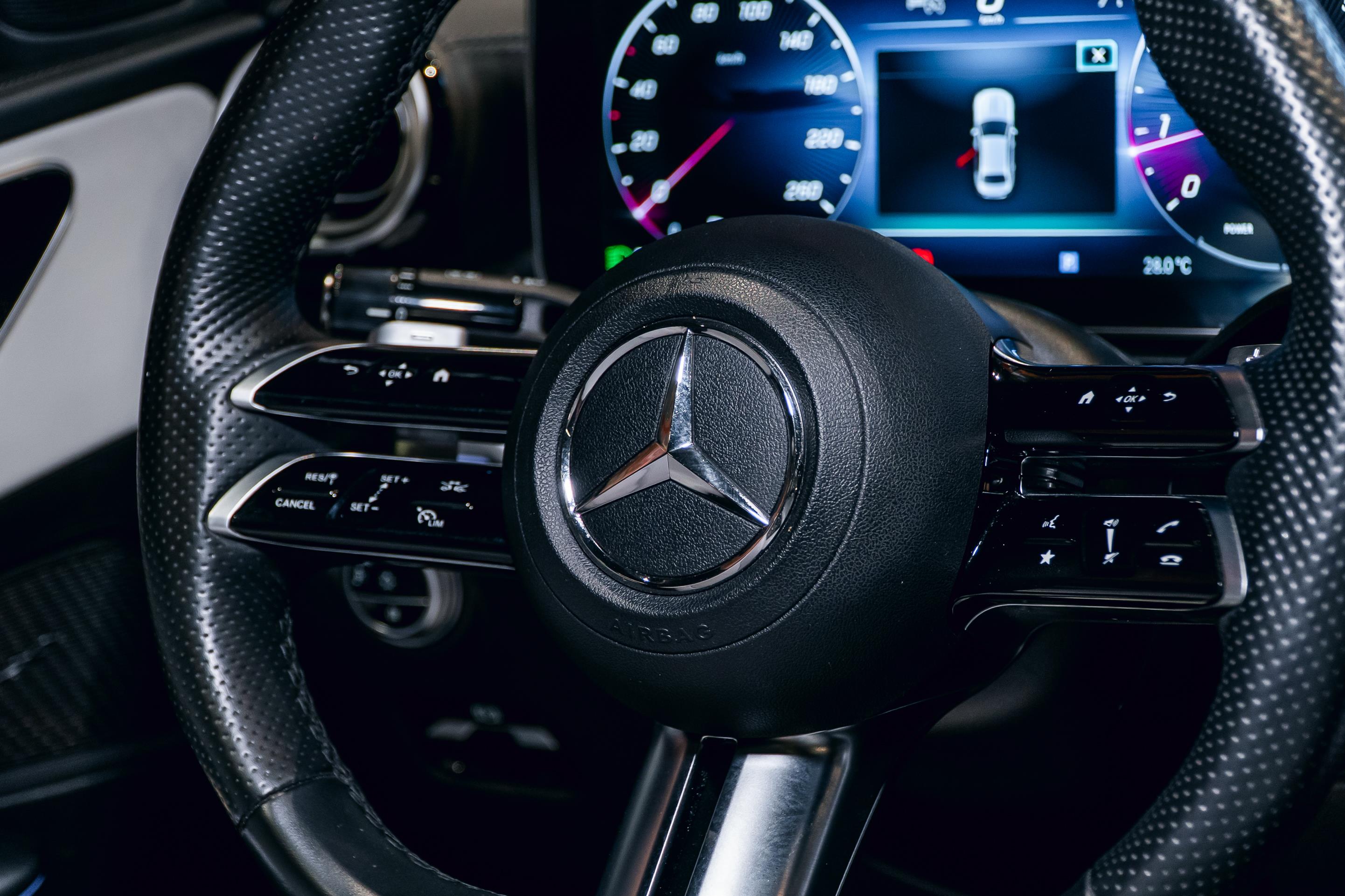 MERCEDES-BENZ C 200