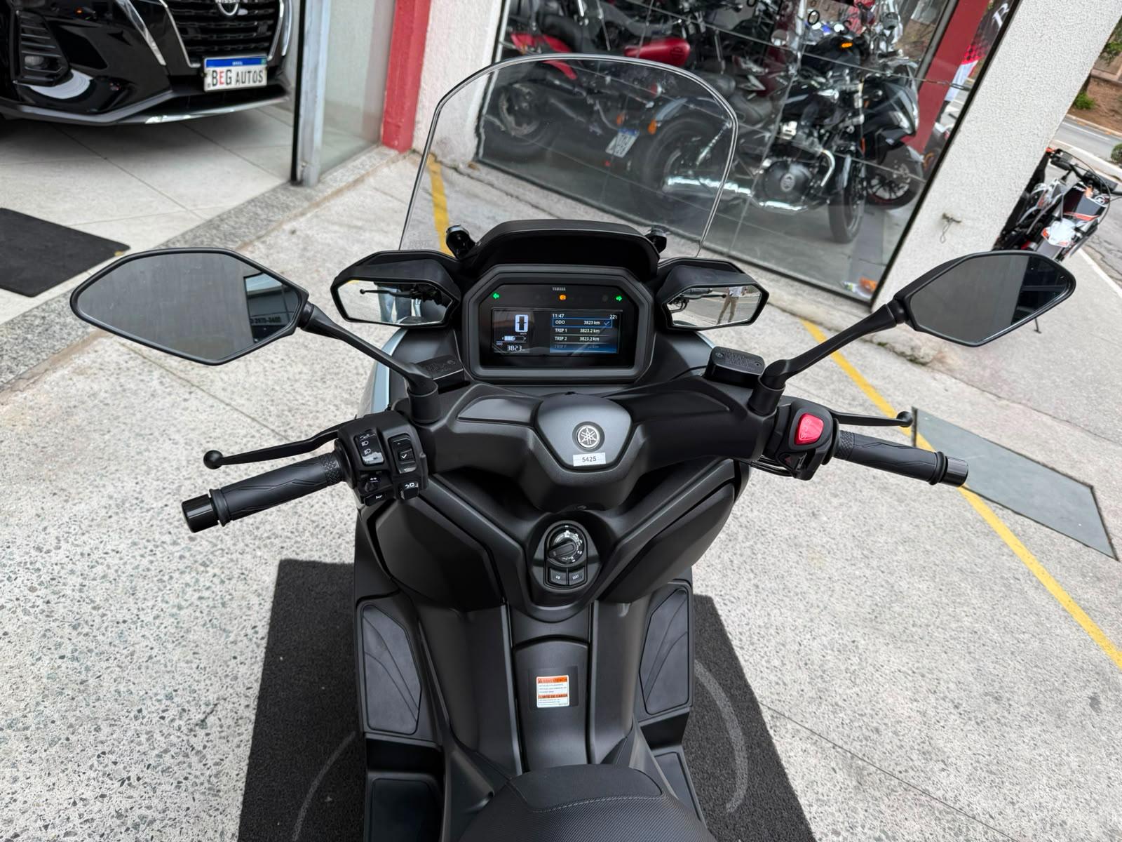XMAX 300 CONNECTED ABS