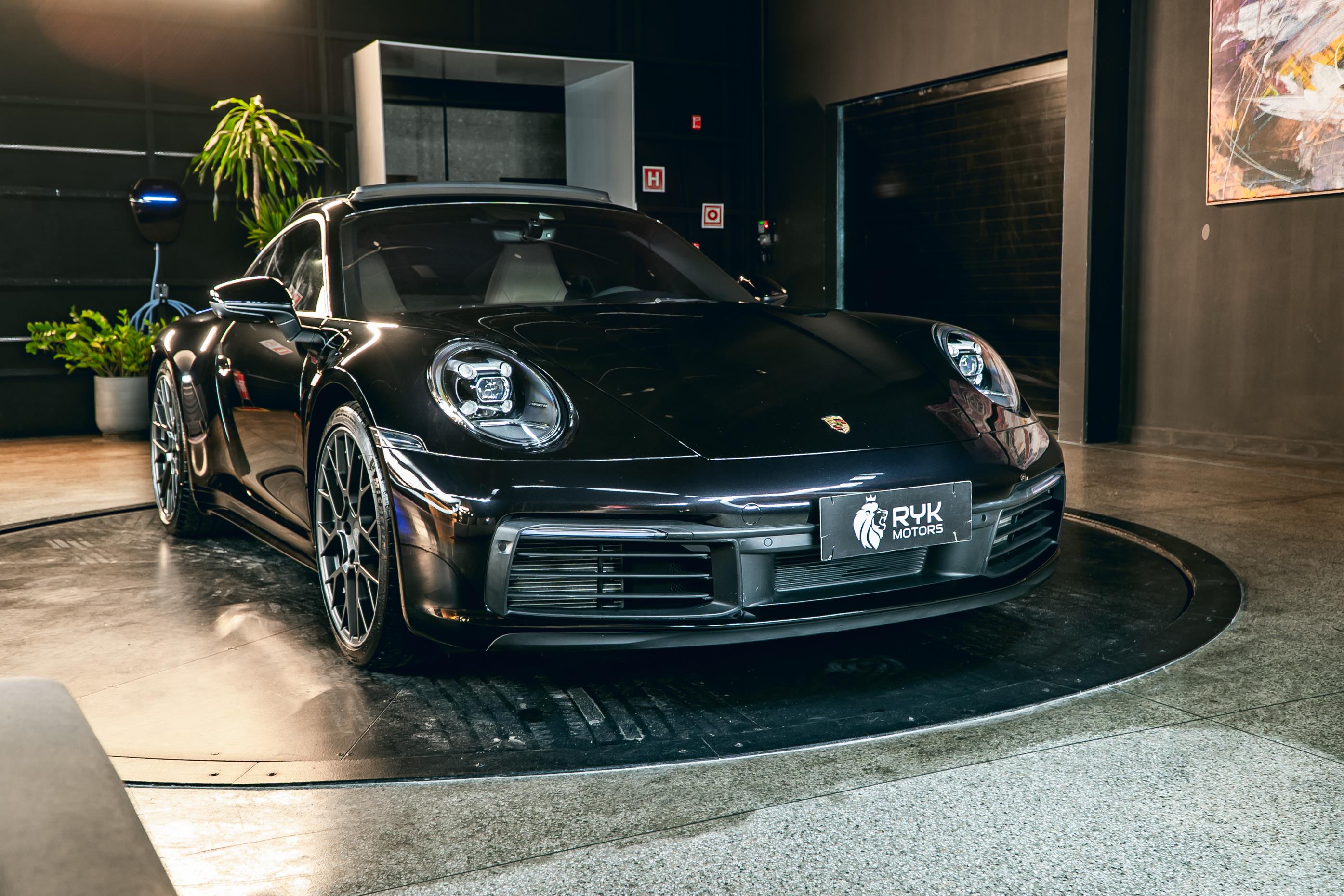 PORSCHE 911