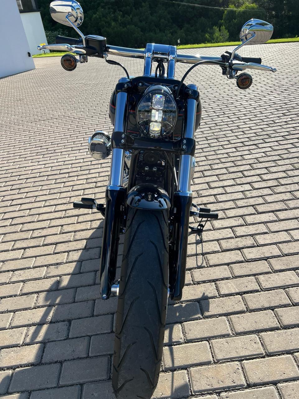 SOFTAIL BREAKOUT