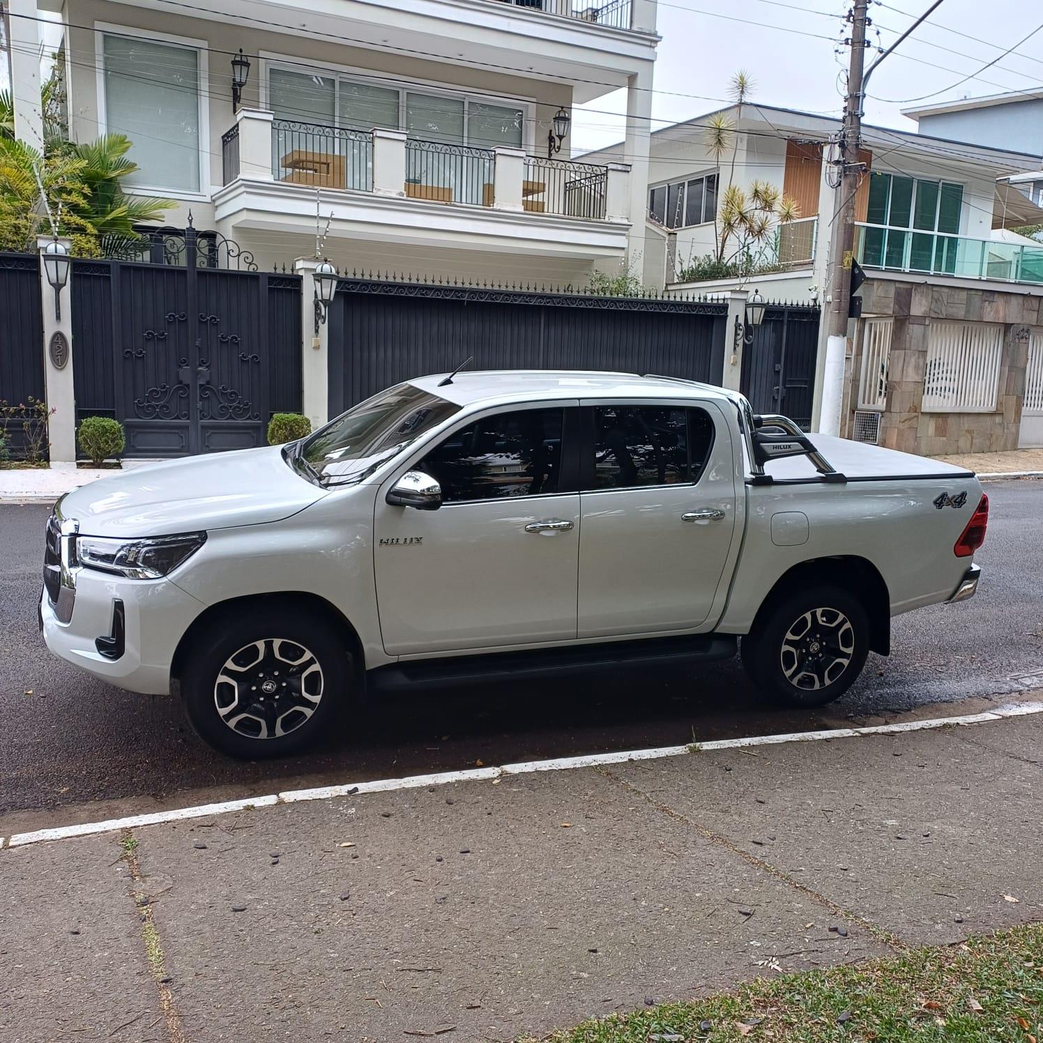 HILUX