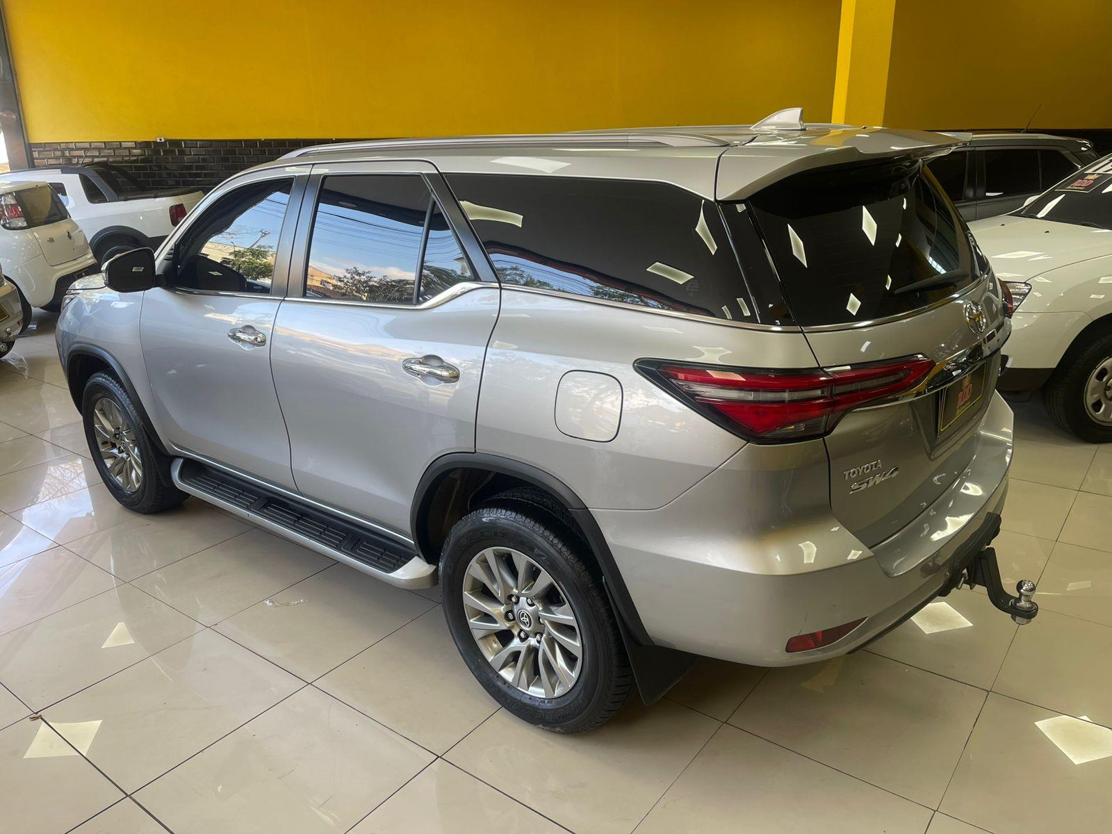 HILUX SW4