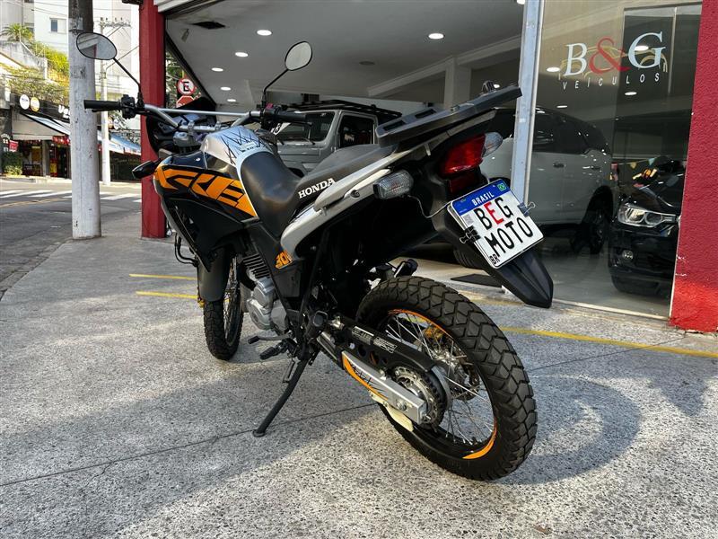 XRE 300 ADVENTURE