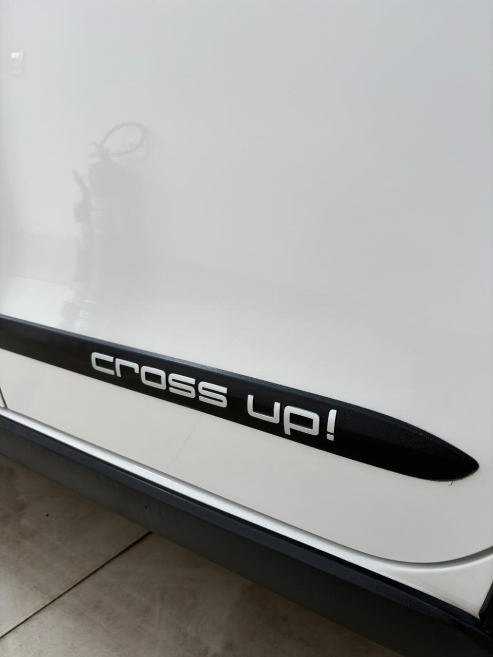 CROSS UP