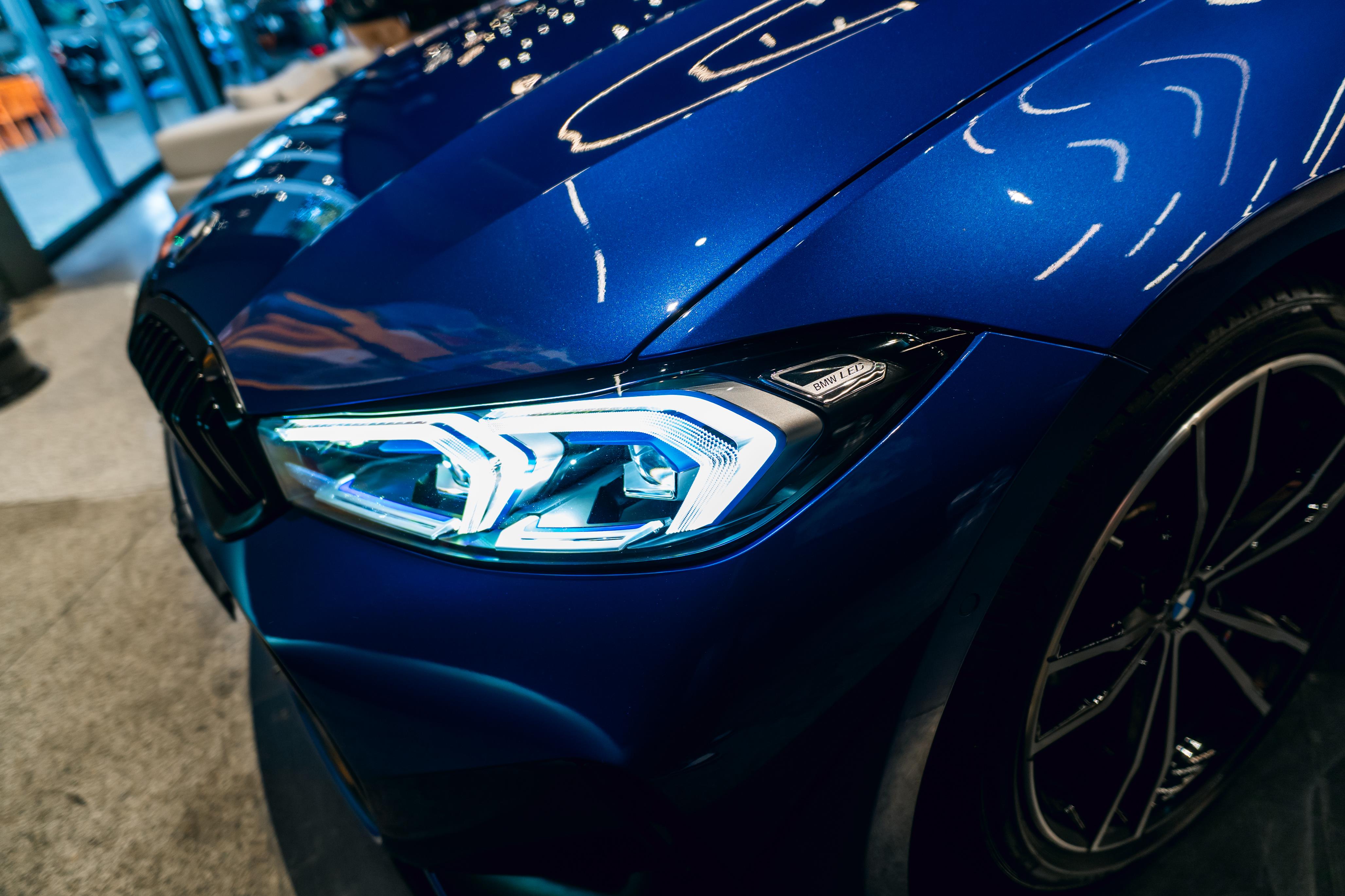 BMW 320i