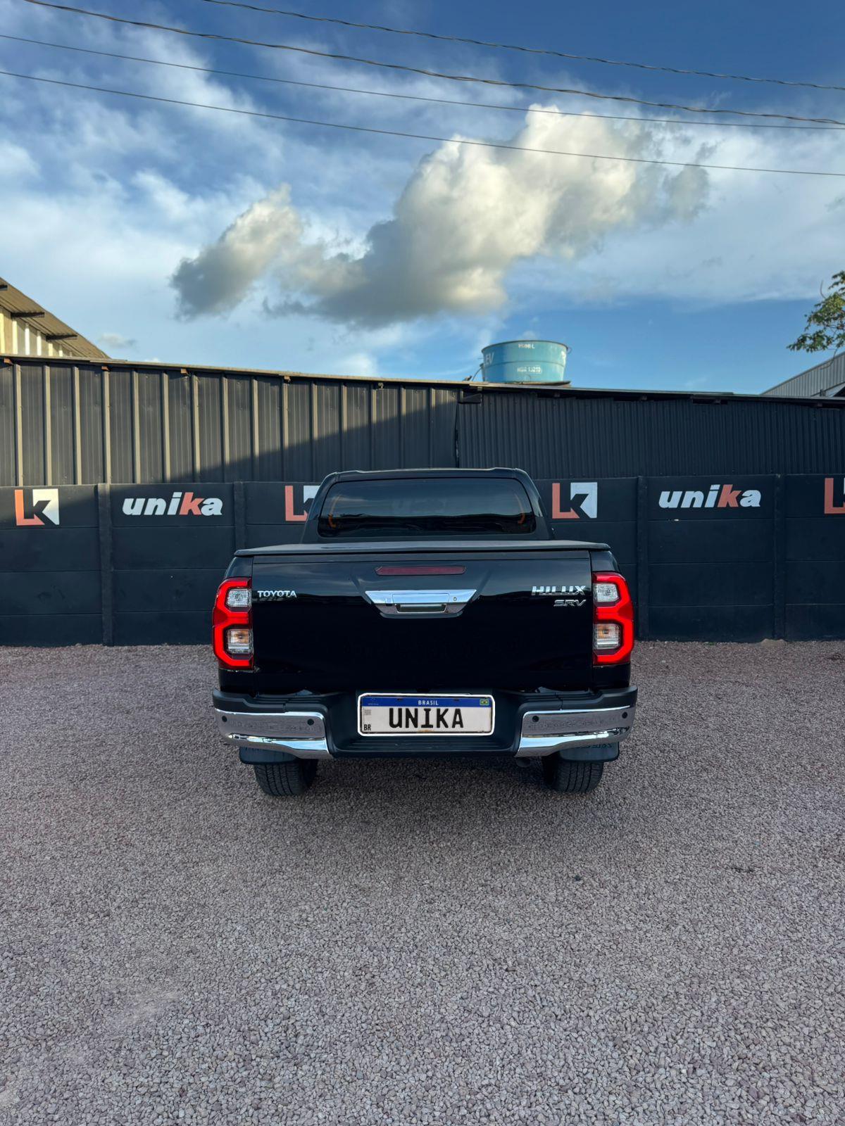 HILUX