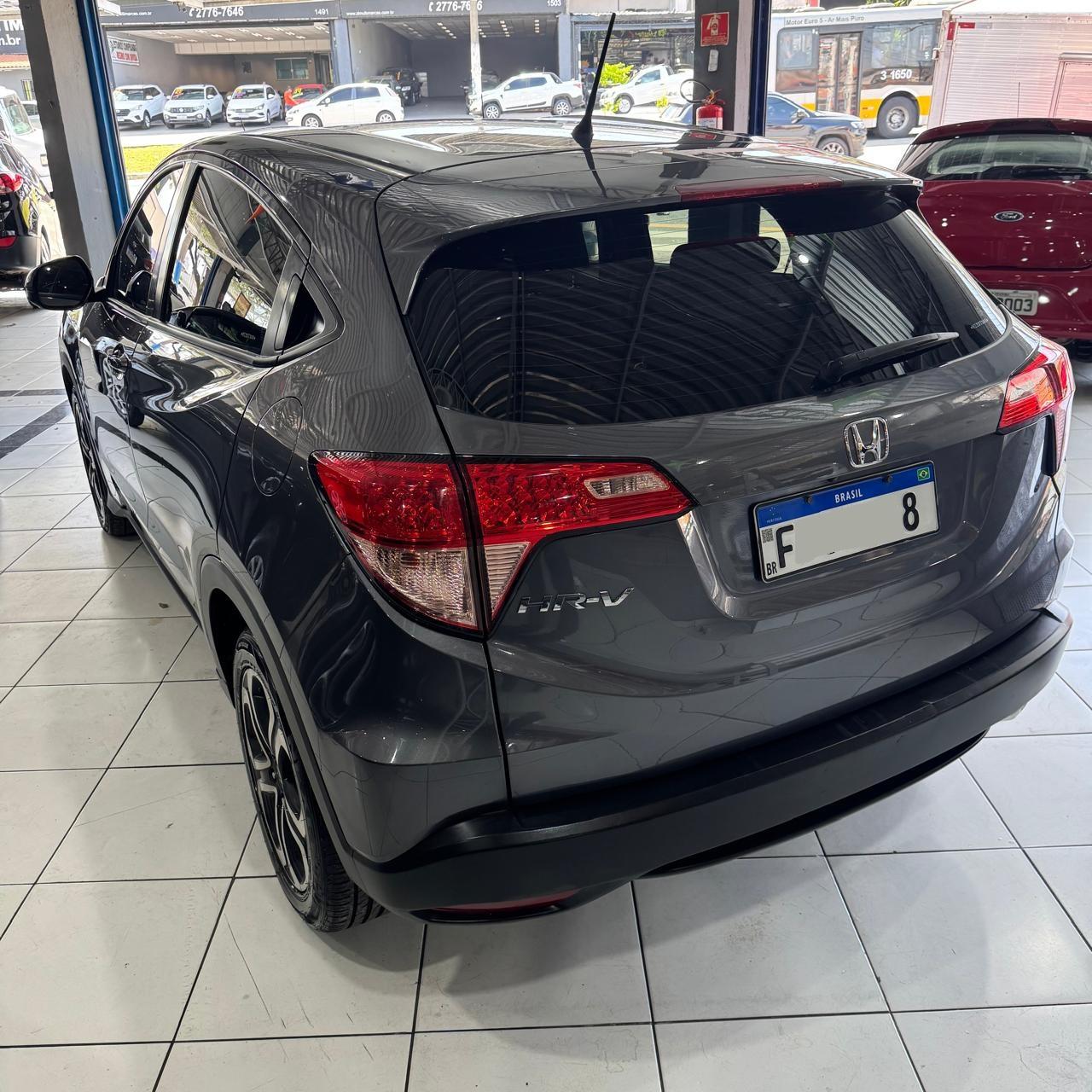 HR-V
