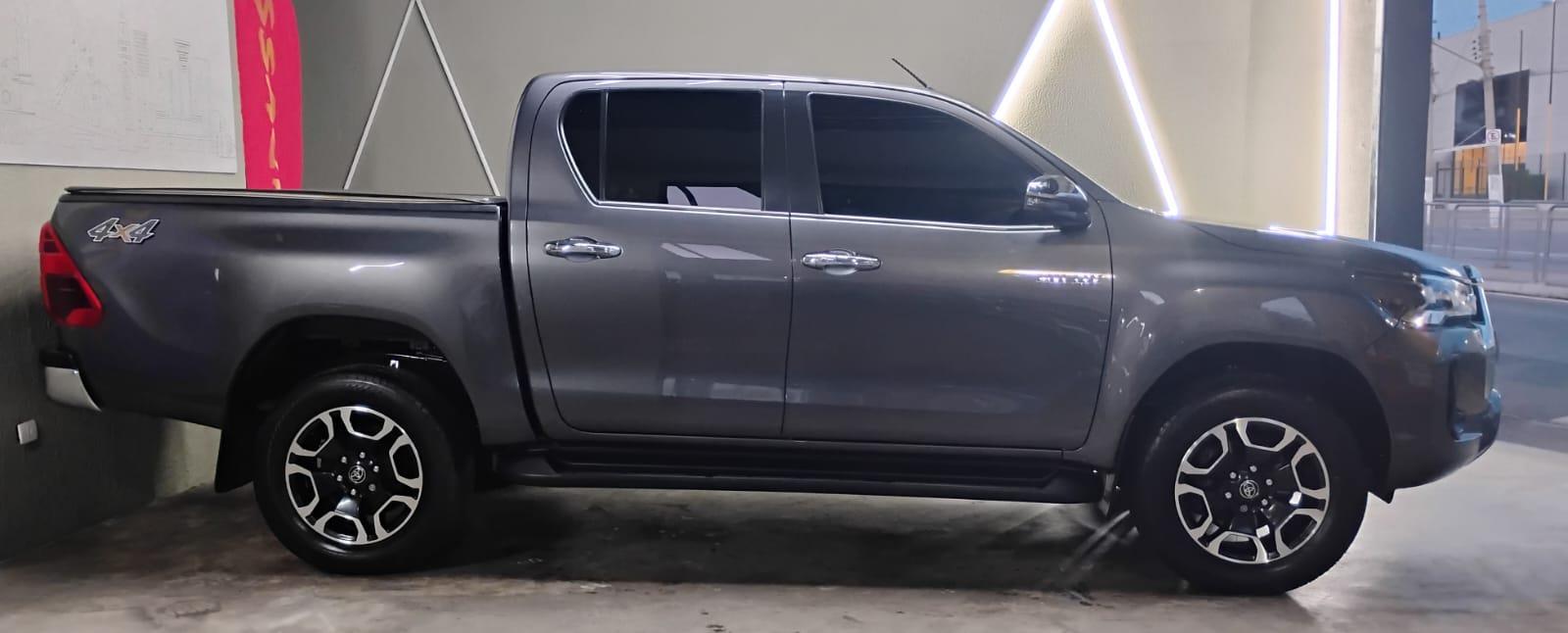 HILUX
