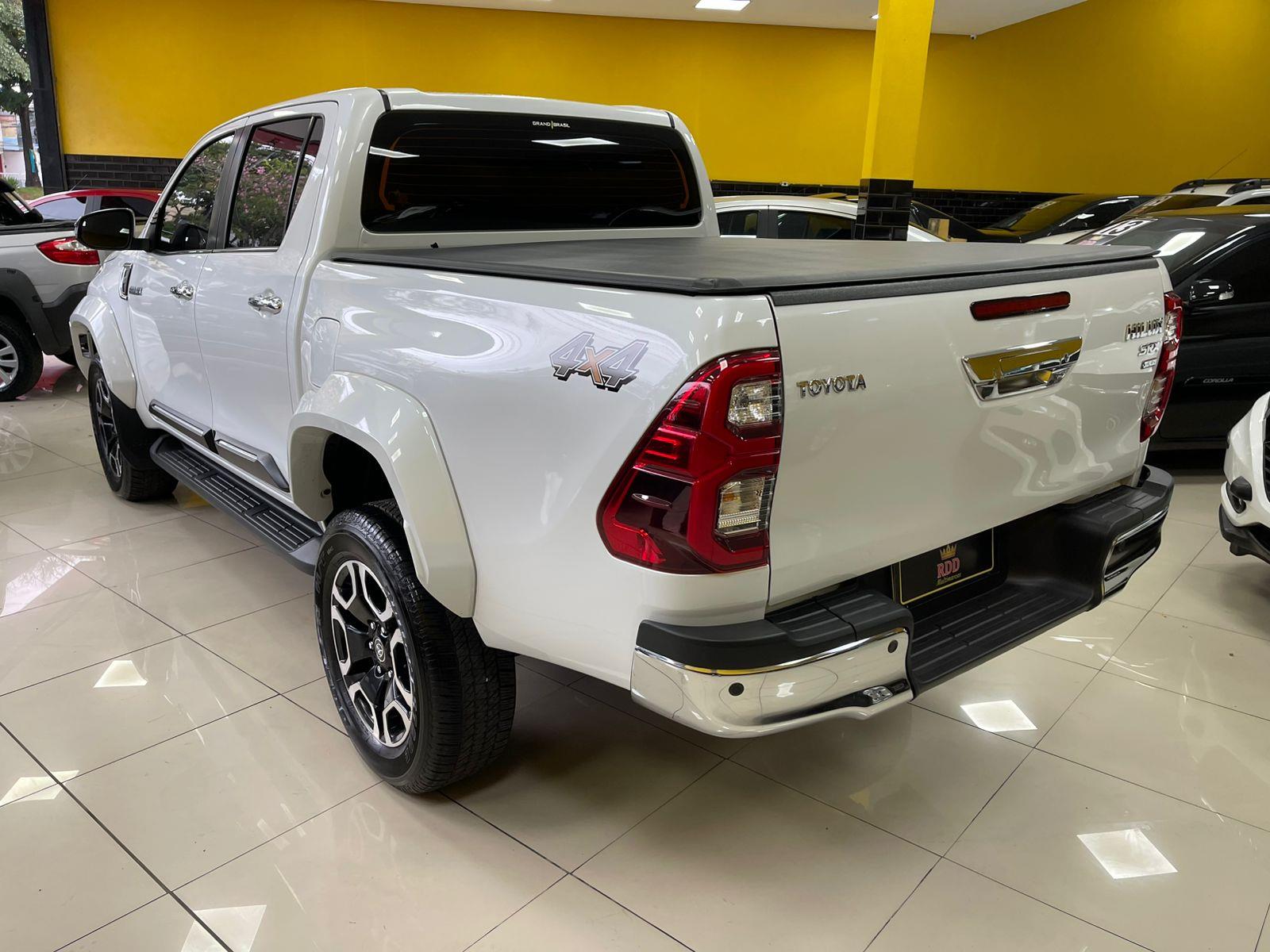 HILUX
