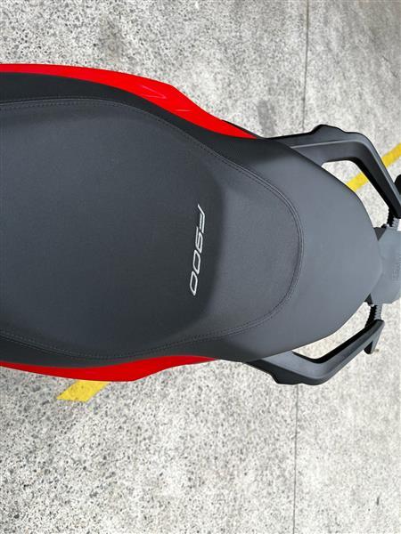 F 900 R SPORT