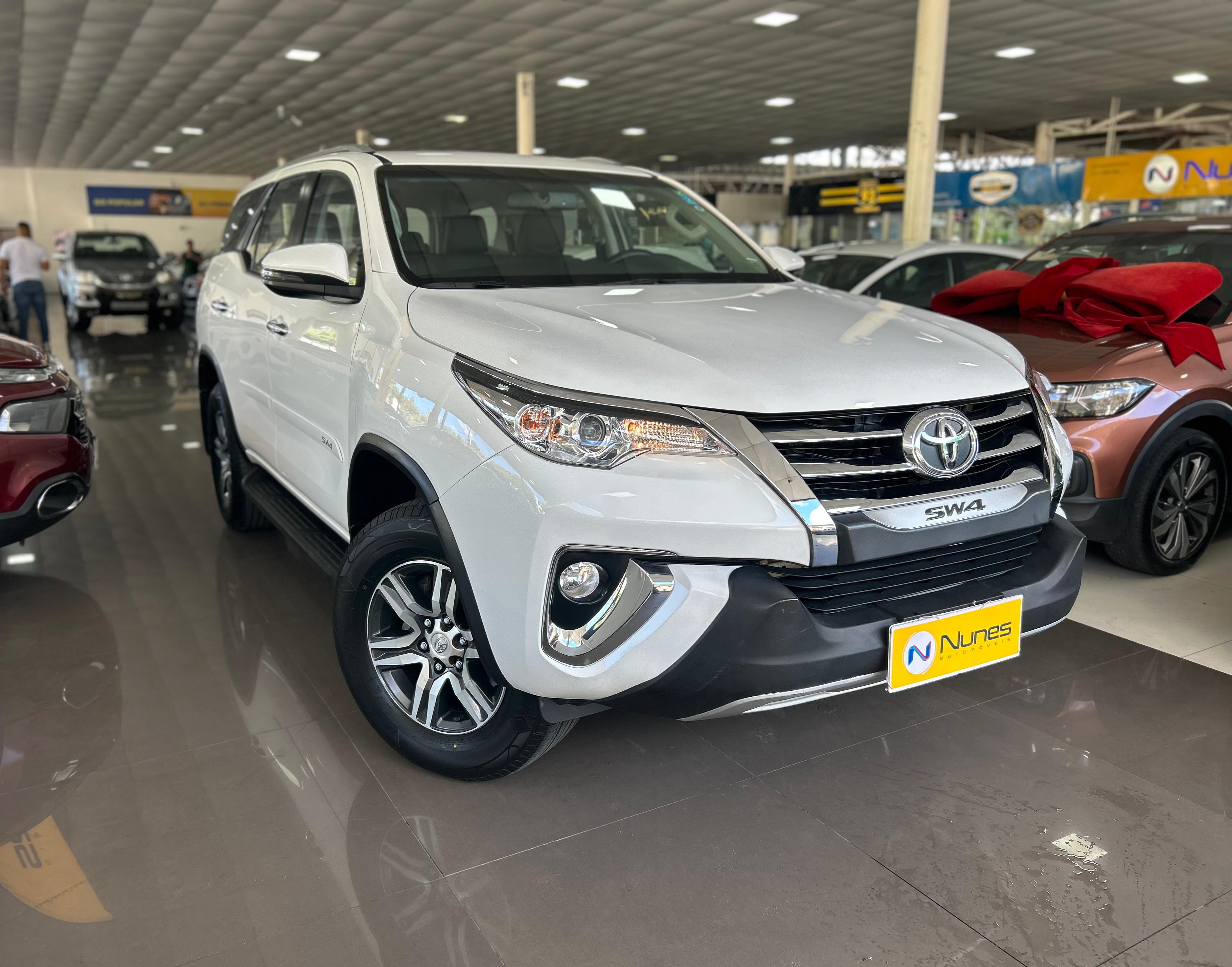 TOYOTA HILUX SW4