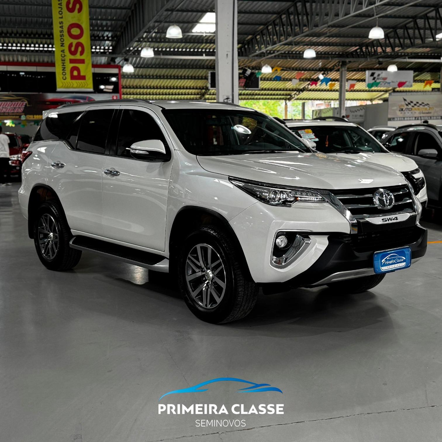 TOYOTA HILUX SW4