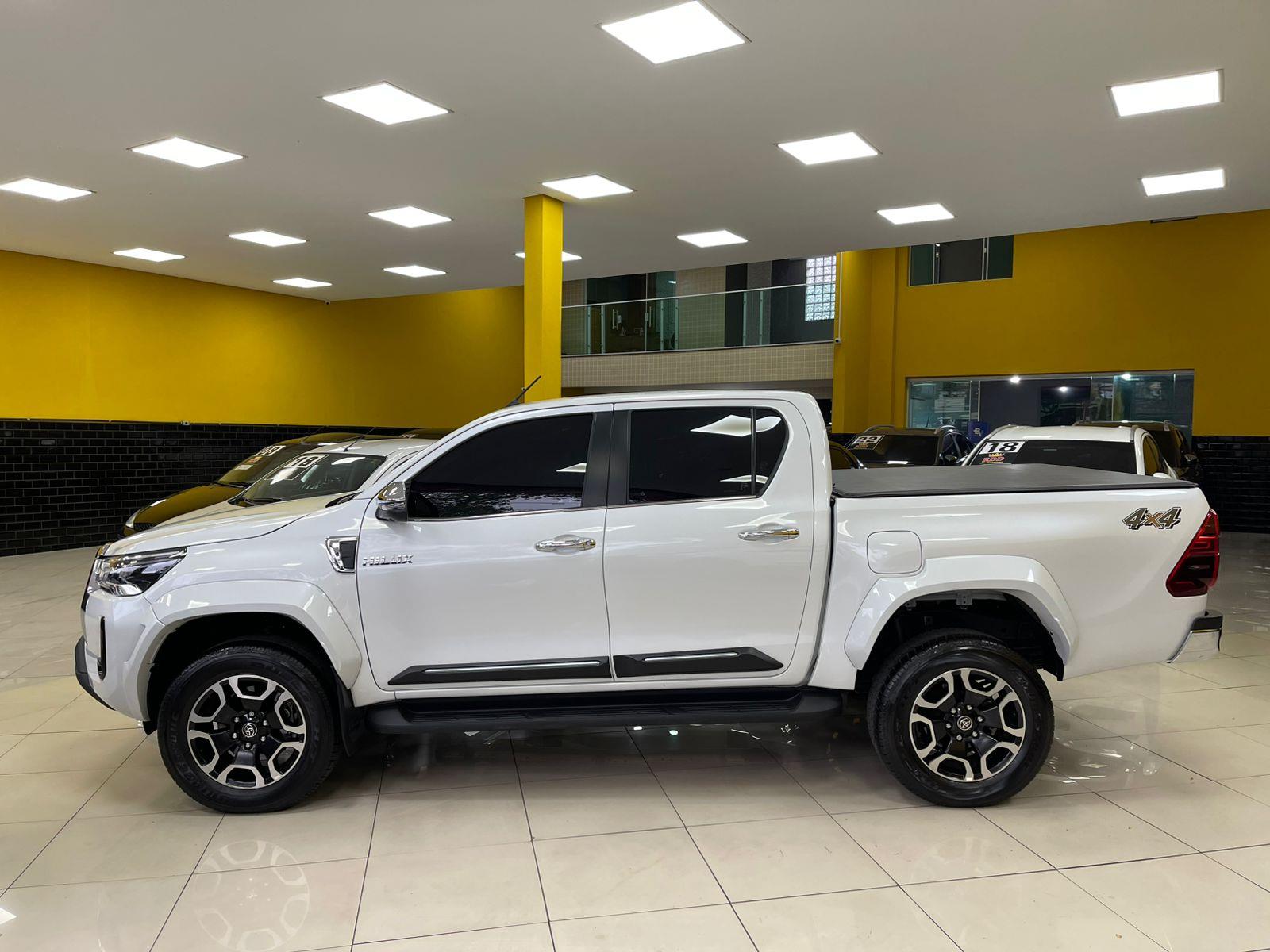 HILUX