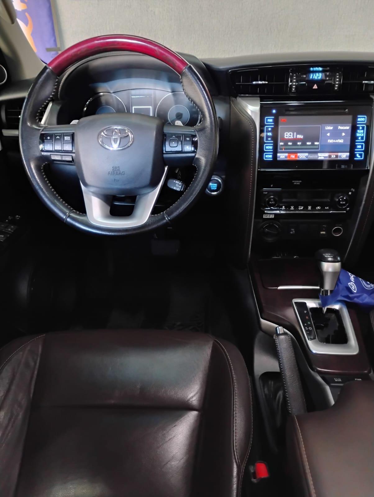 HILUX SW4
