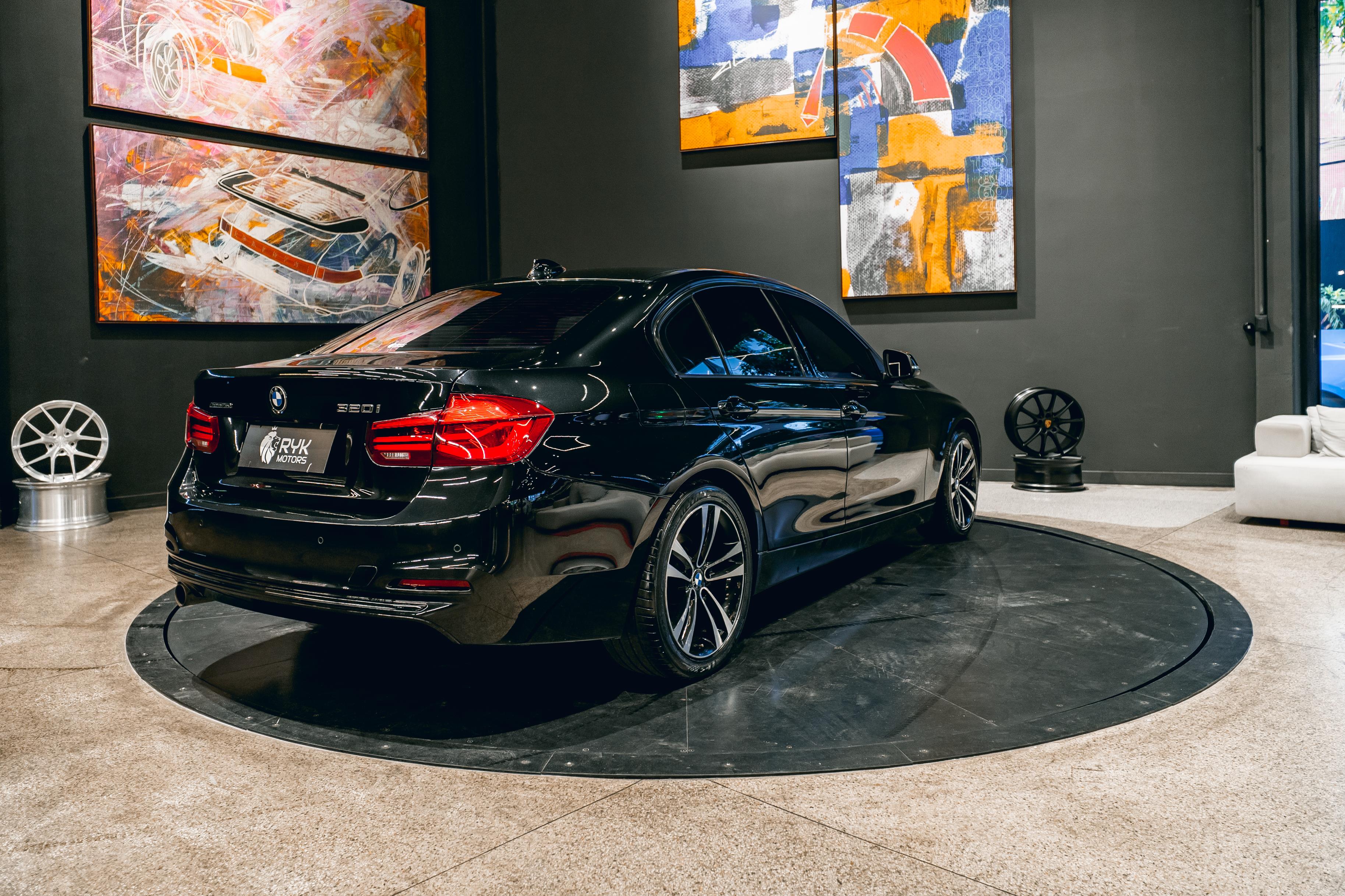 BMW 320i