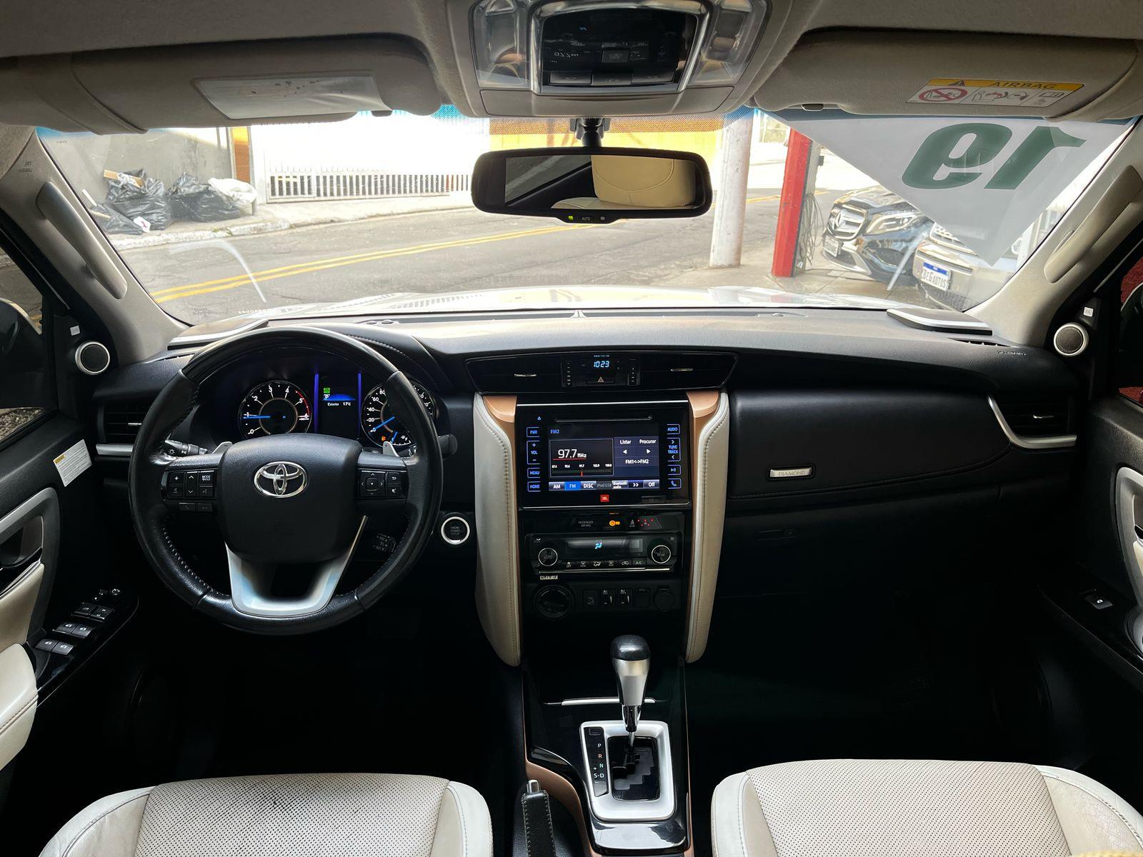 HILUX SW4