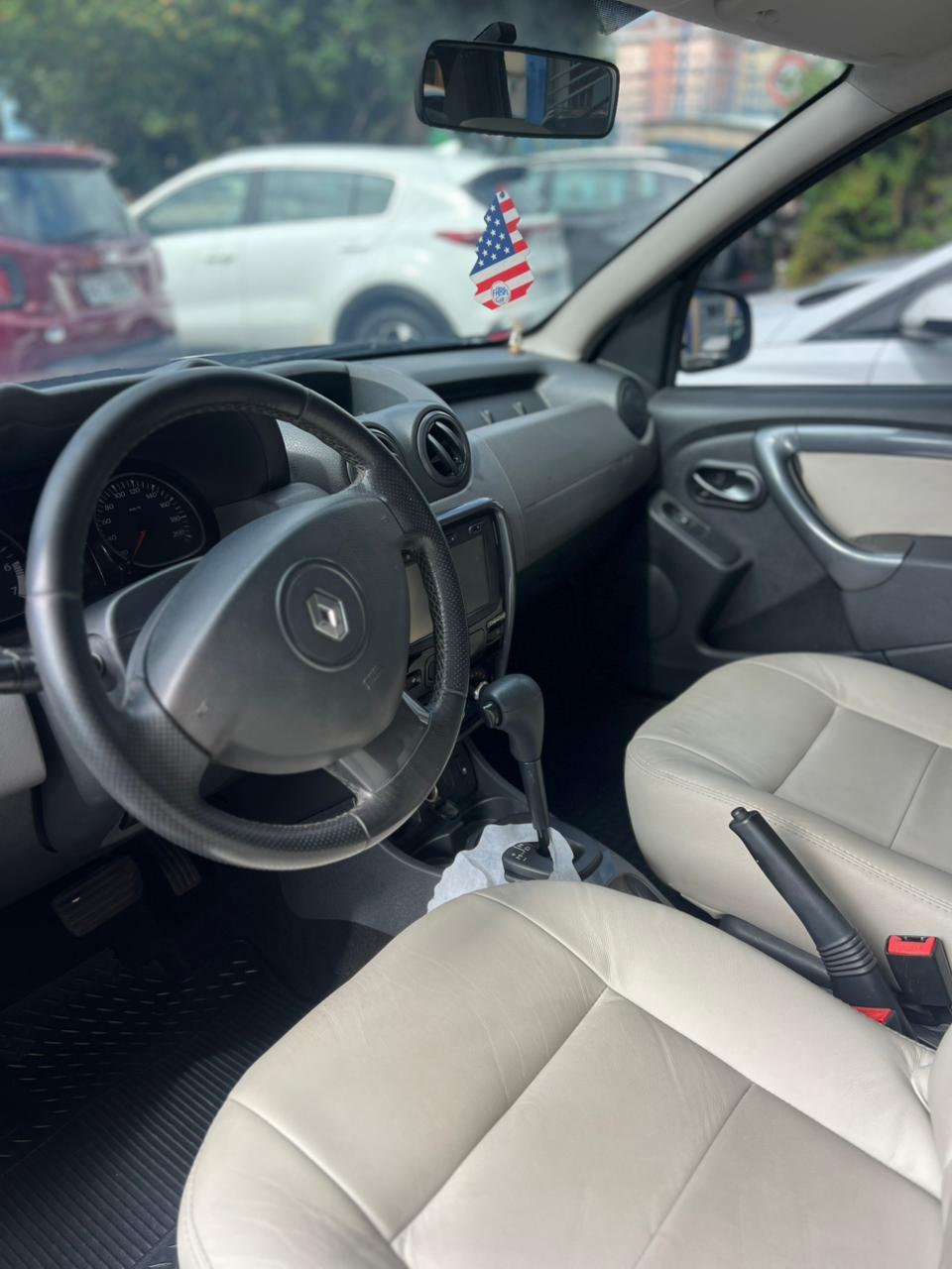 RENAULT DUSTER