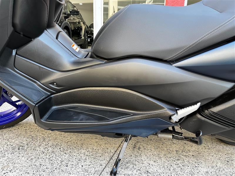 XMAX ABS