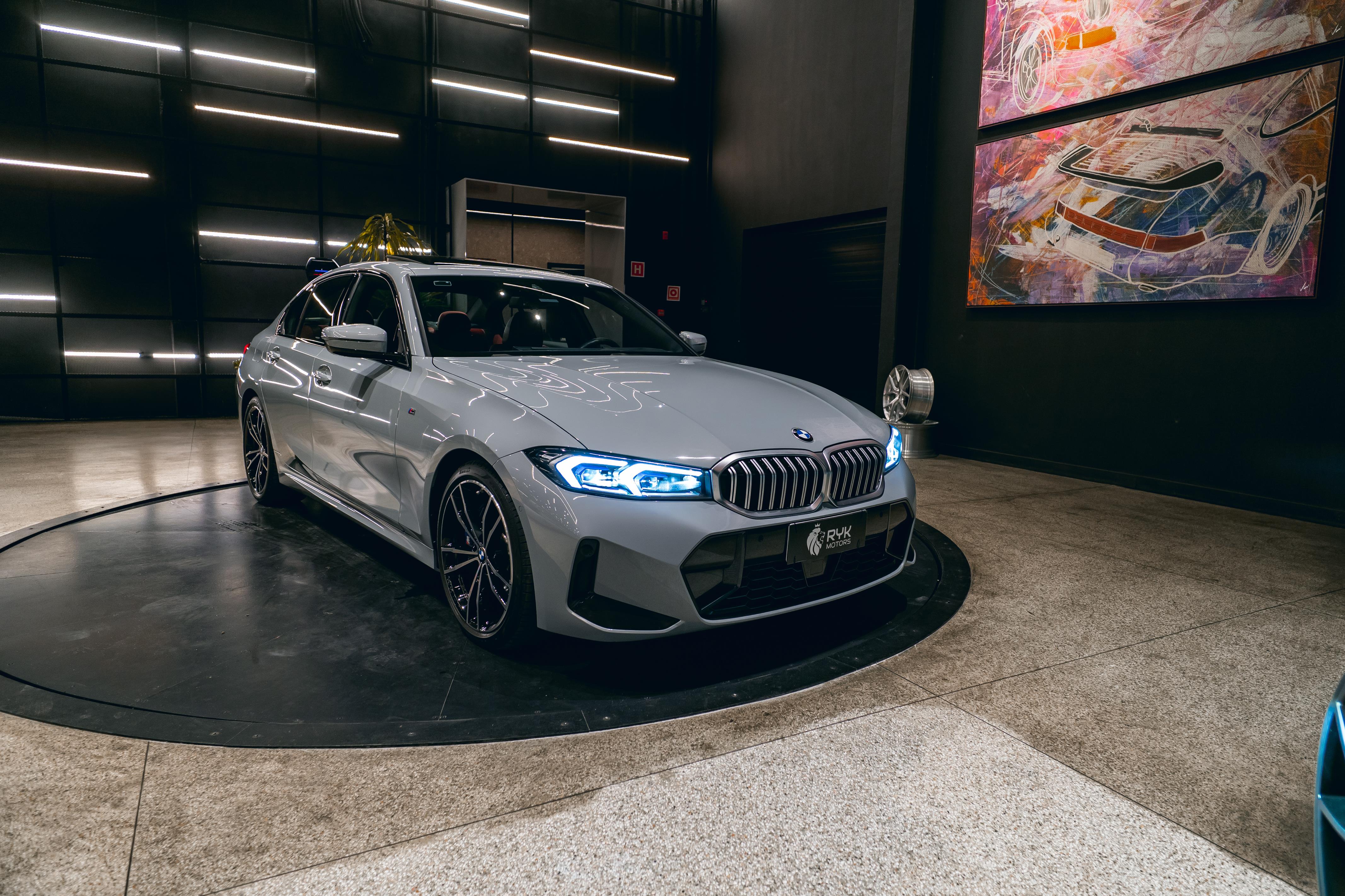 BMW 320i