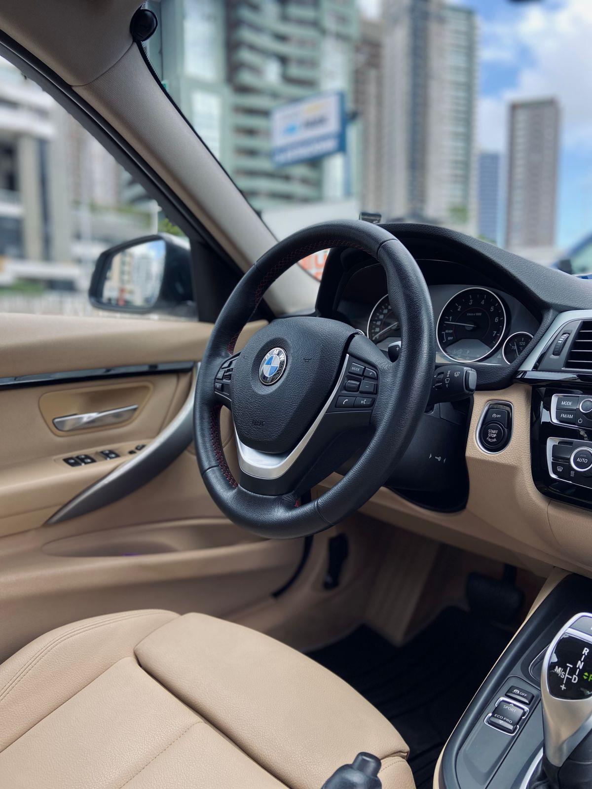 BMW 320i