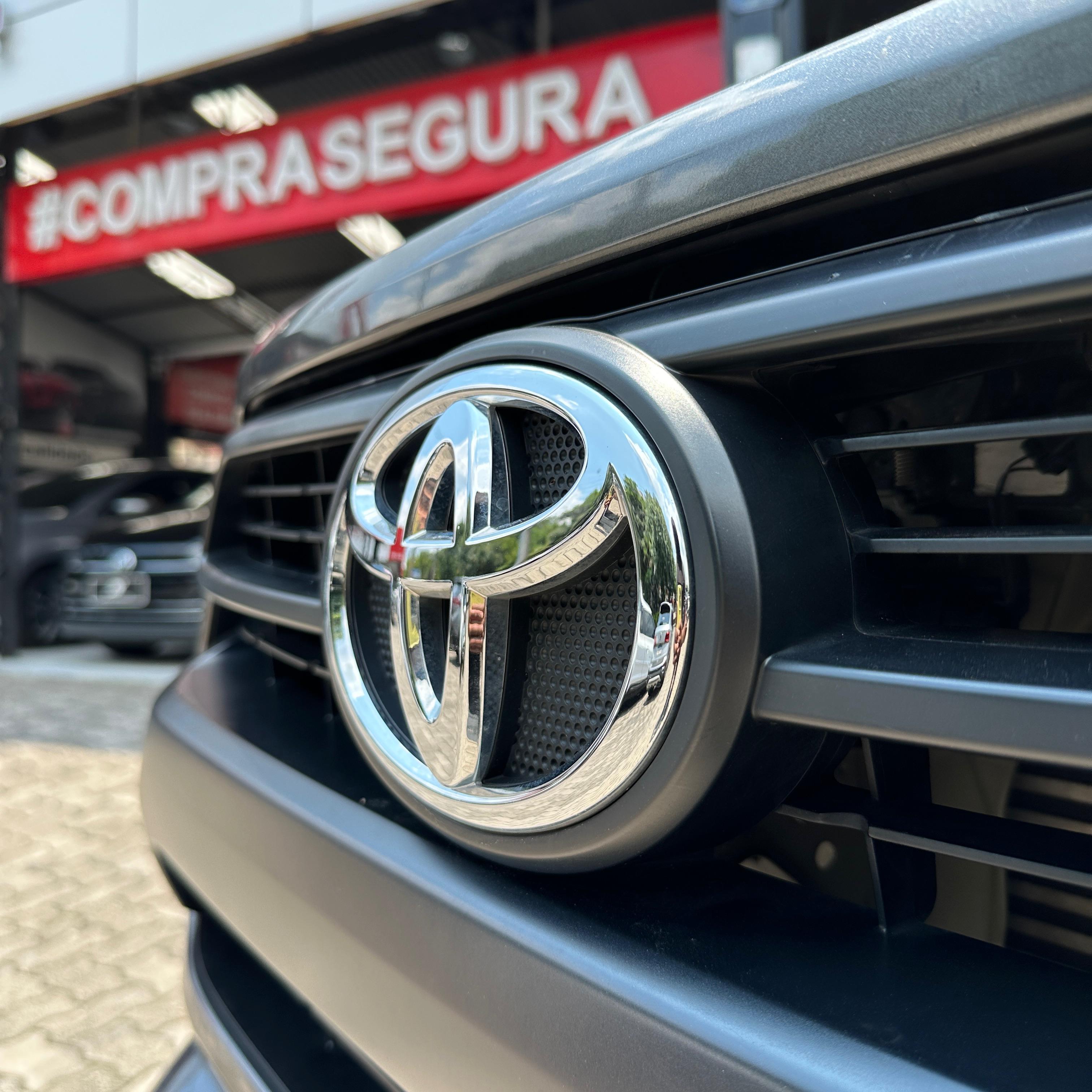 HILUX