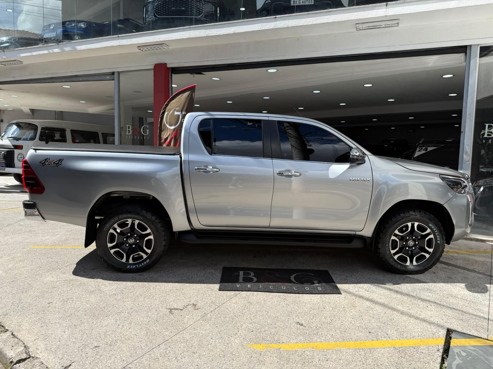HILUX