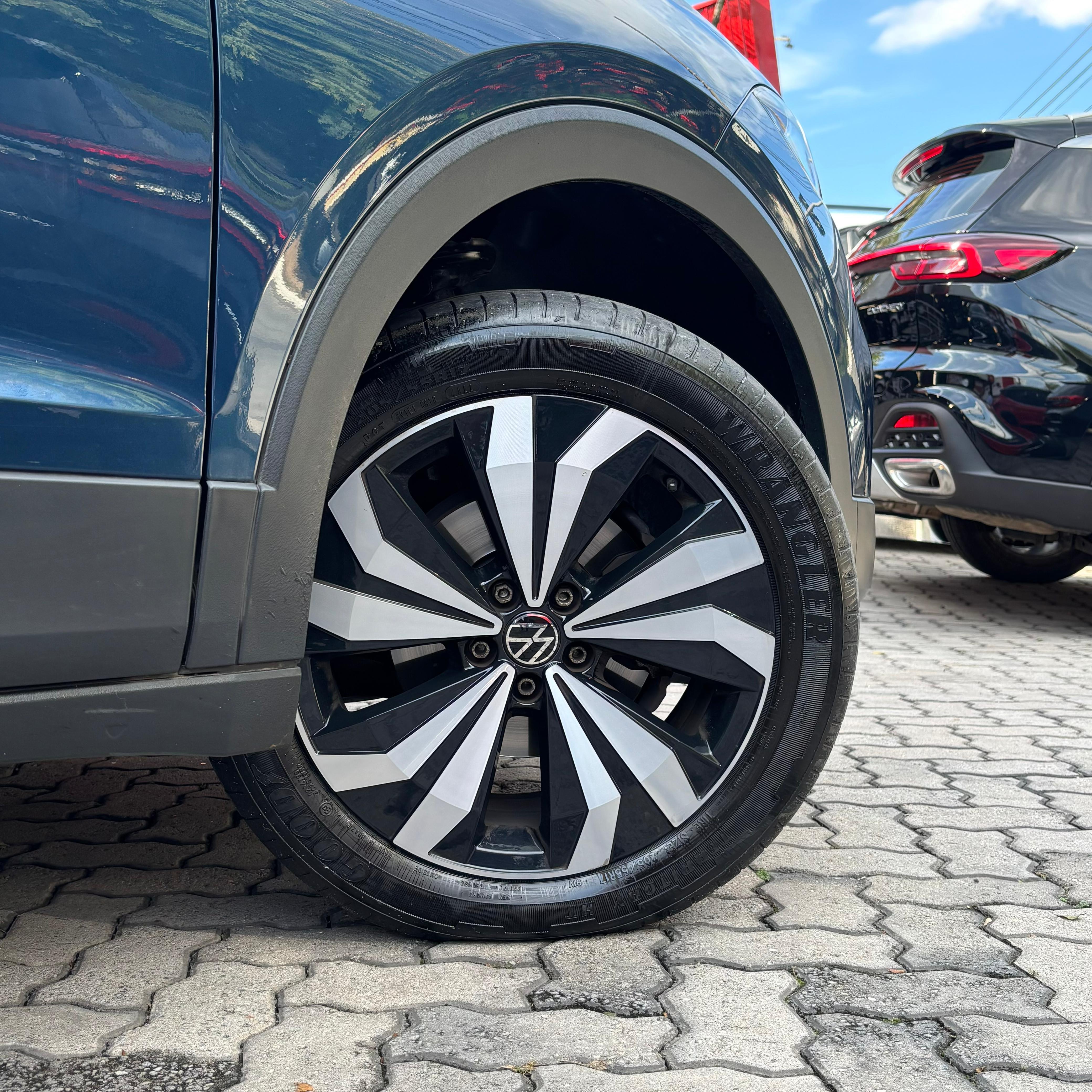 T-CROSS