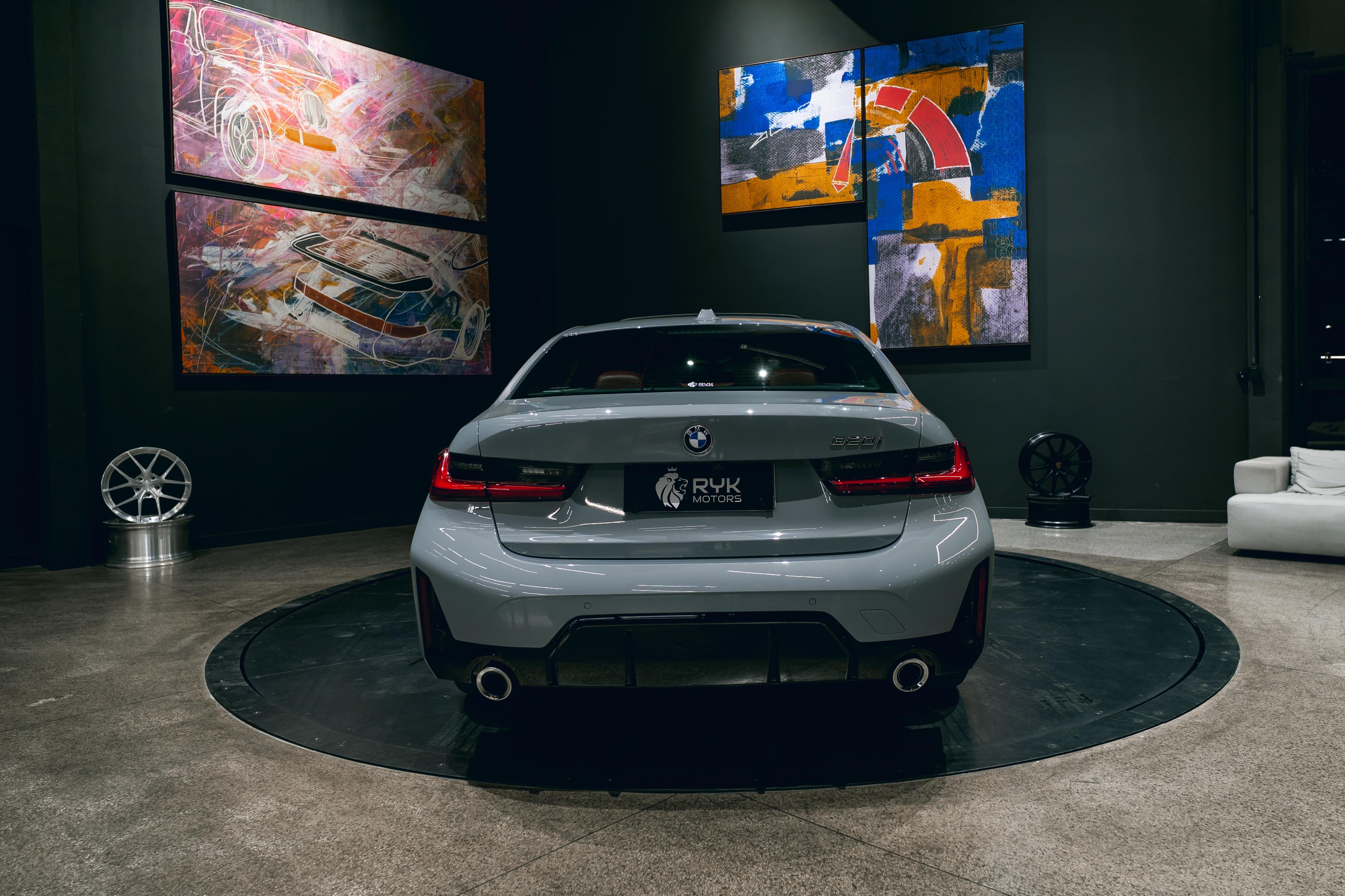 BMW 320i