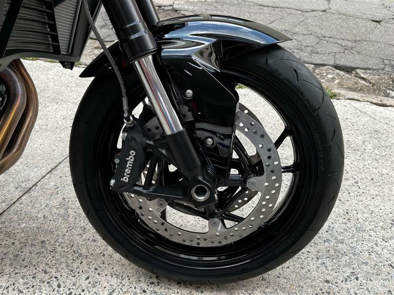 F 900 R SPORT