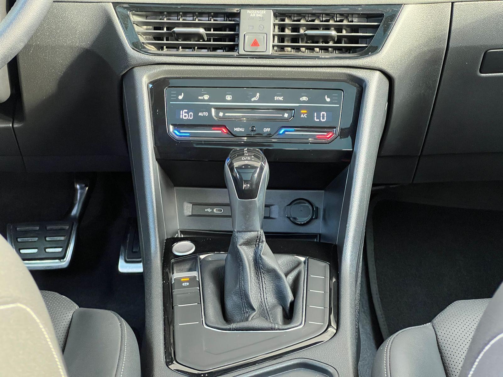 VOLKSWAGEN TAOS