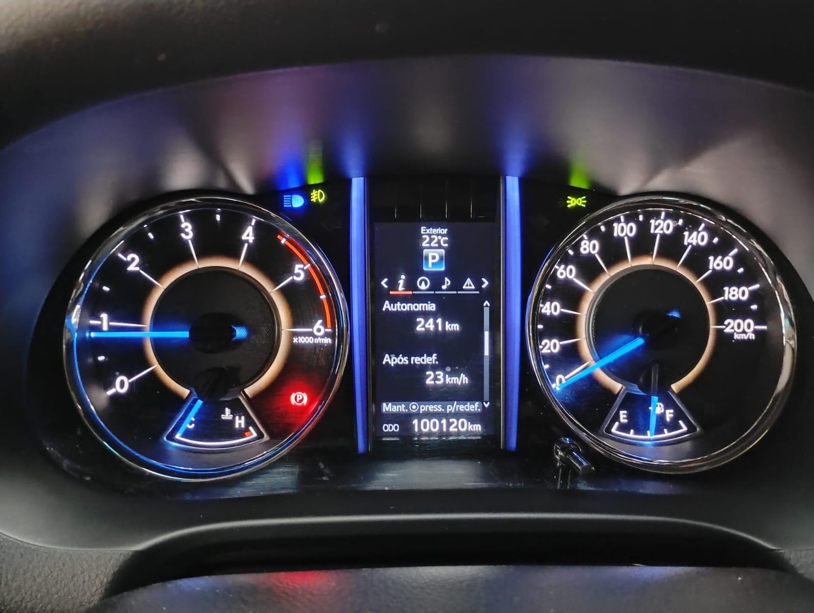 HILUX SW4