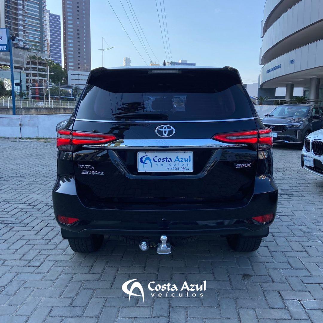 TOYOTA HILUX SW4